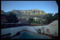 Kapstadt -Blick auf den Tafelberg vom Hostel aus -
